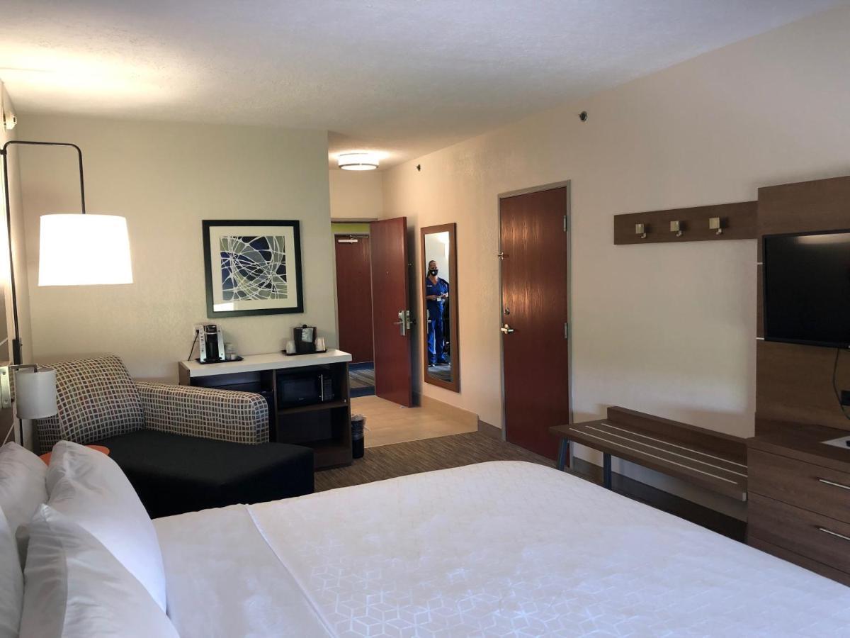 Holiday Inn Express Hotel & Suites Franklin By Ihg Exterior photo