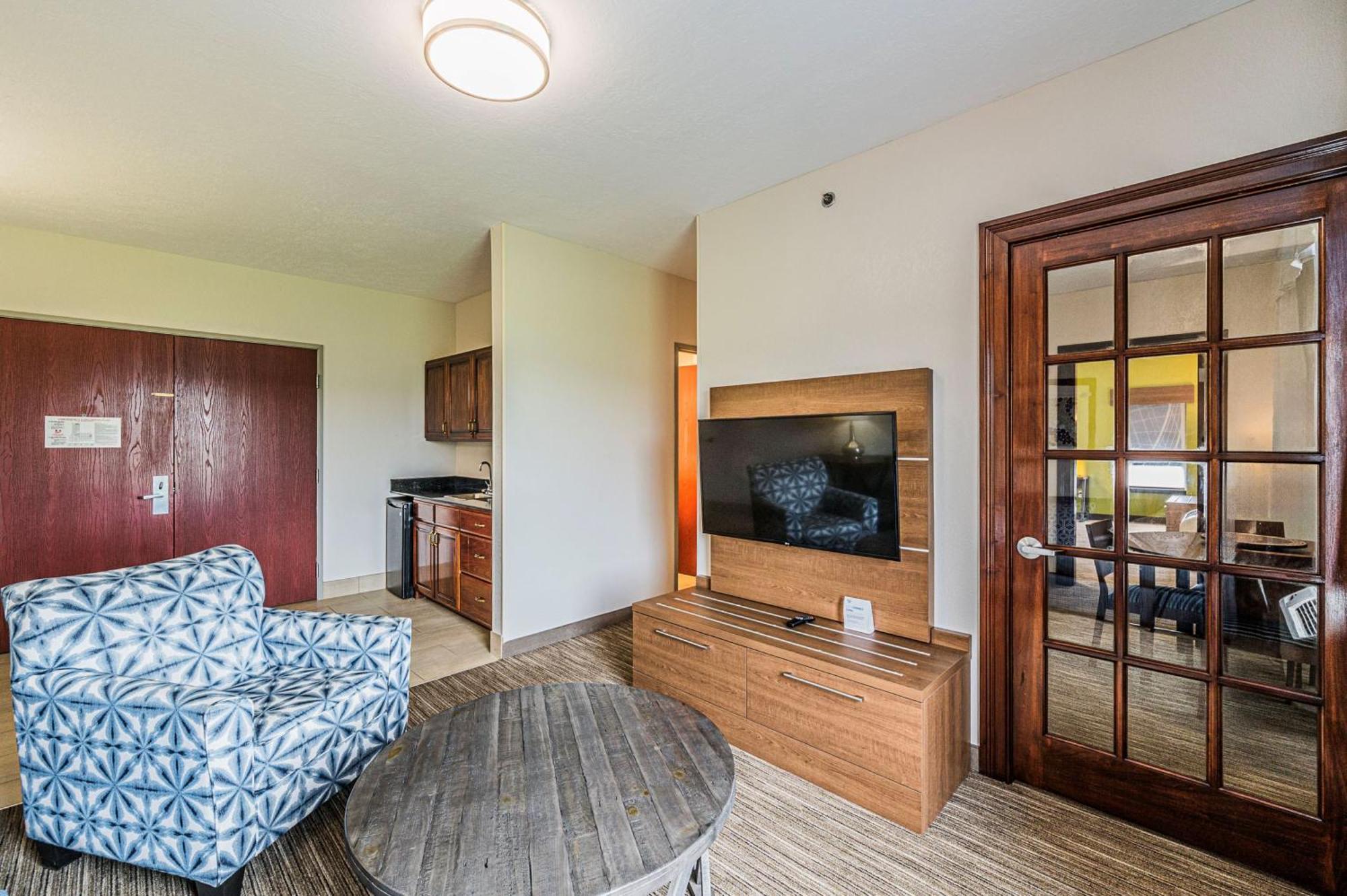 Holiday Inn Express Hotel & Suites Franklin By Ihg Exterior photo