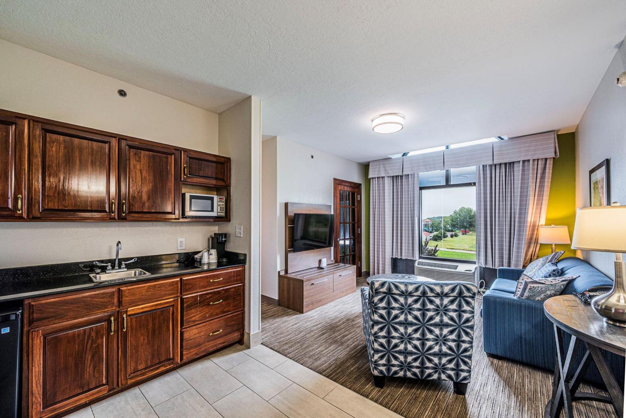 Holiday Inn Express Hotel & Suites Franklin By Ihg Exterior photo