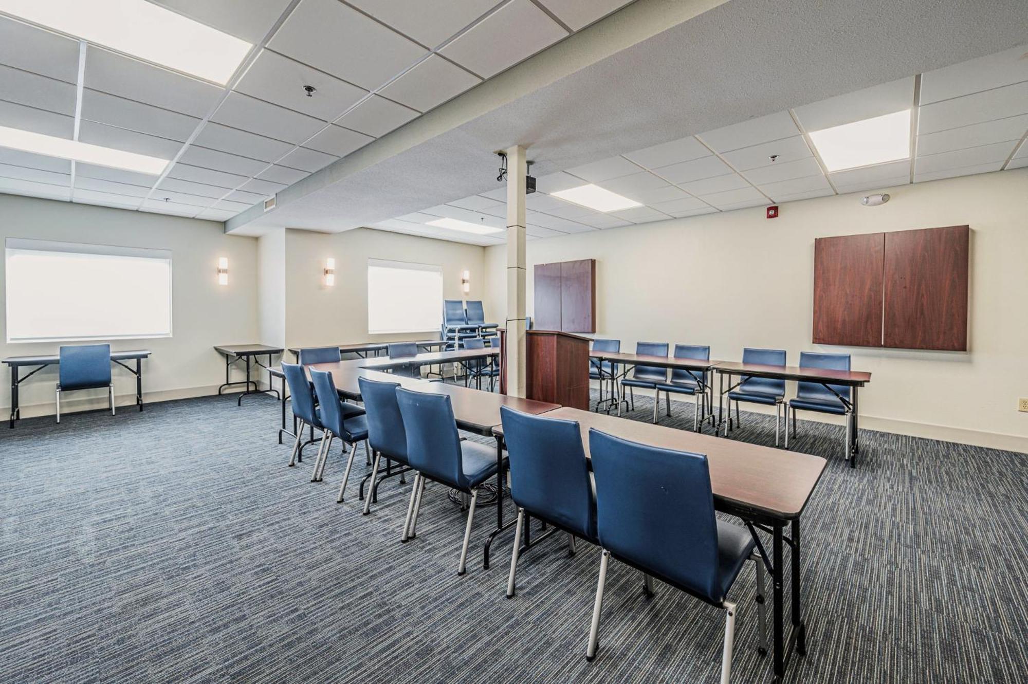 Holiday Inn Express Hotel & Suites Franklin By Ihg Exterior photo