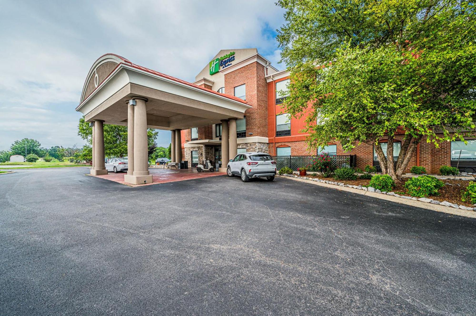 Holiday Inn Express Hotel & Suites Franklin By Ihg Exterior photo