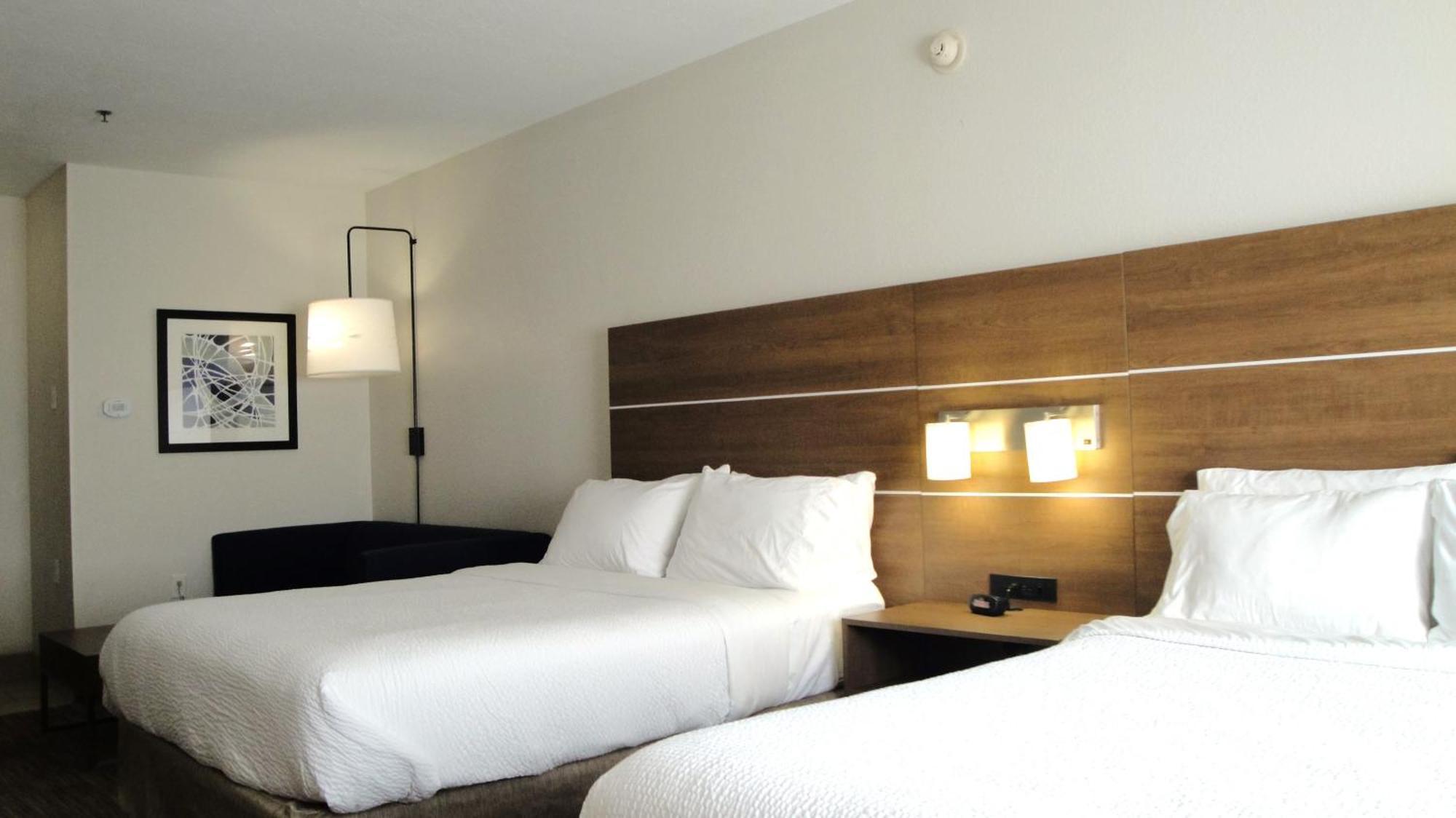 Holiday Inn Express Hotel & Suites Franklin By Ihg Exterior photo